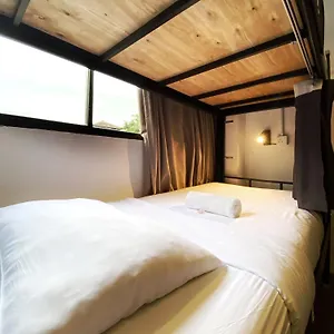 Pine Armenian Hostal