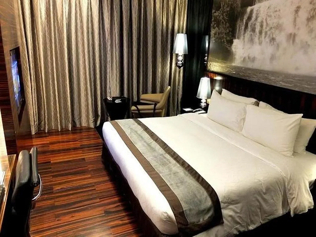 Horizon Hotel Kota Kinabalu 4*,